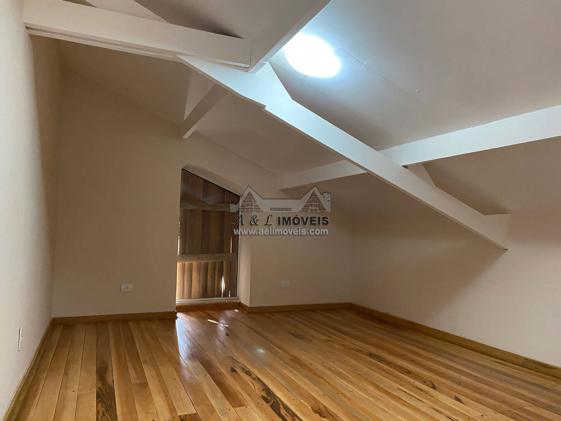 Casa à venda com 6 quartos, 260m² - Foto 30