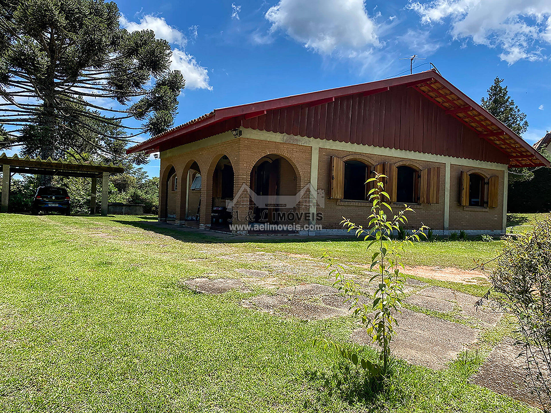 Casa à venda com 3 quartos, 192m² - Foto 2