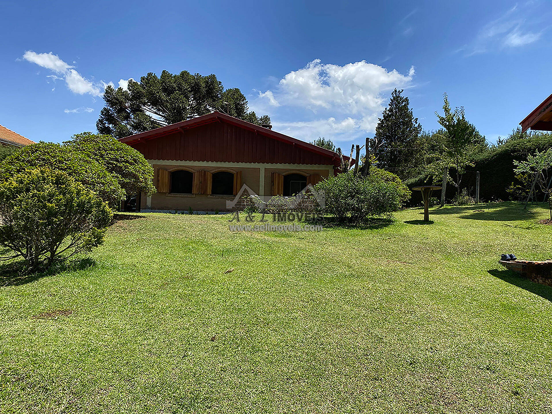 Casa à venda com 3 quartos, 192m² - Foto 3