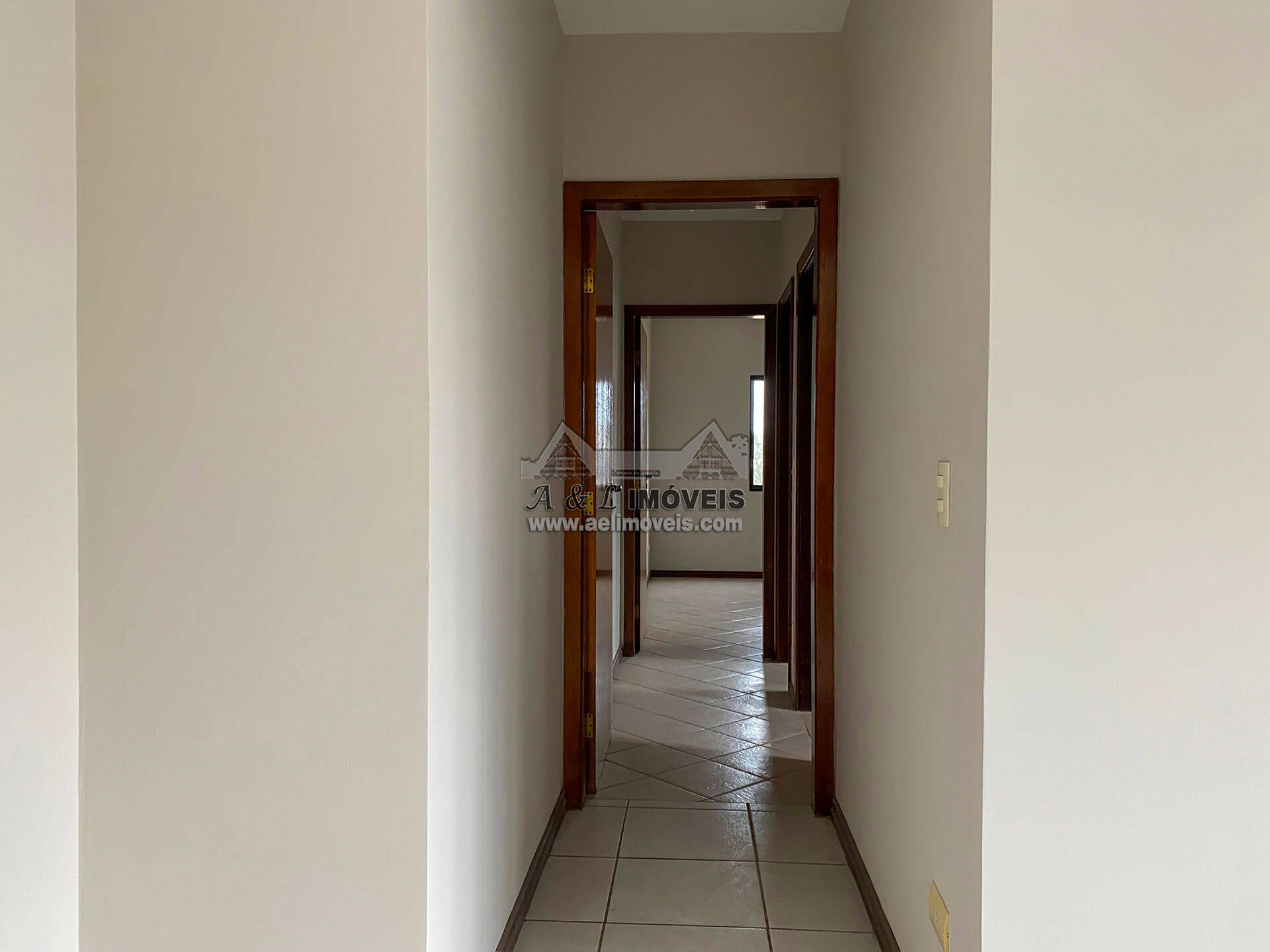 Apartamento à venda com 2 quartos, 76m² - Foto 5