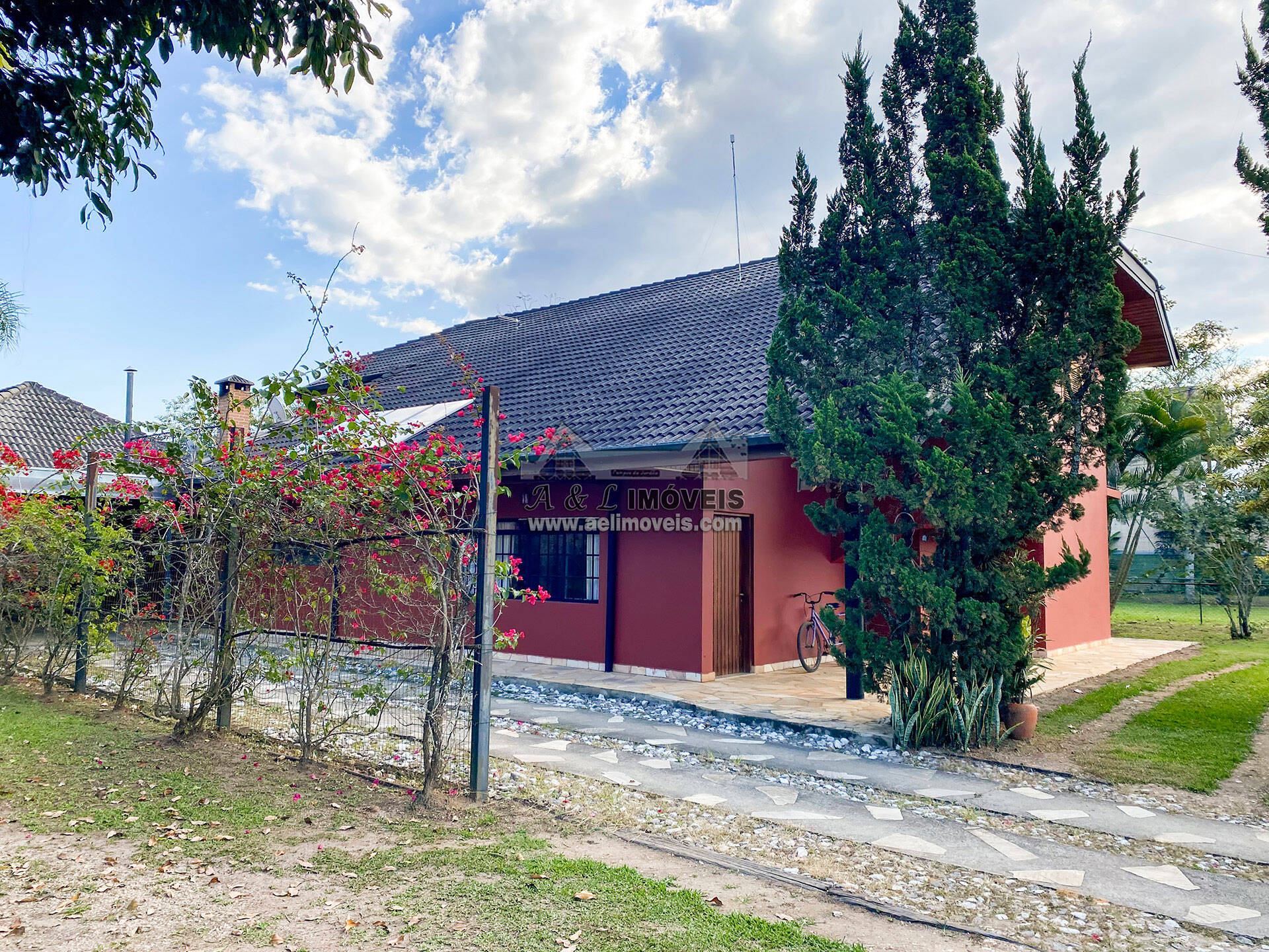 Fazenda à venda com 5 quartos, 300m² - Foto 2