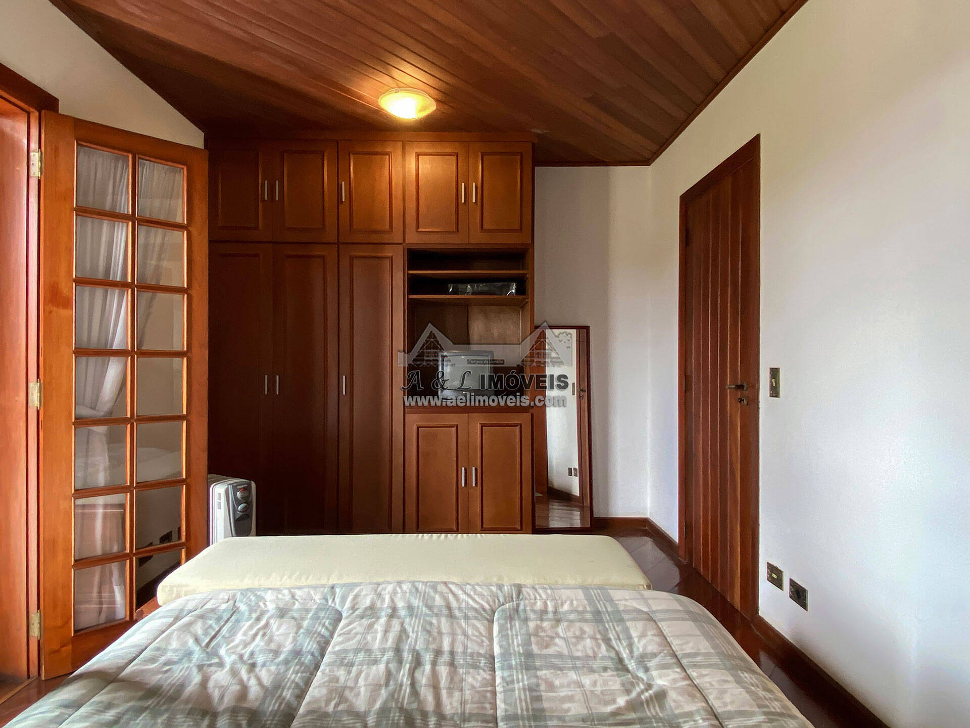 Apartamento à venda com 3 quartos, 229m² - Foto 19