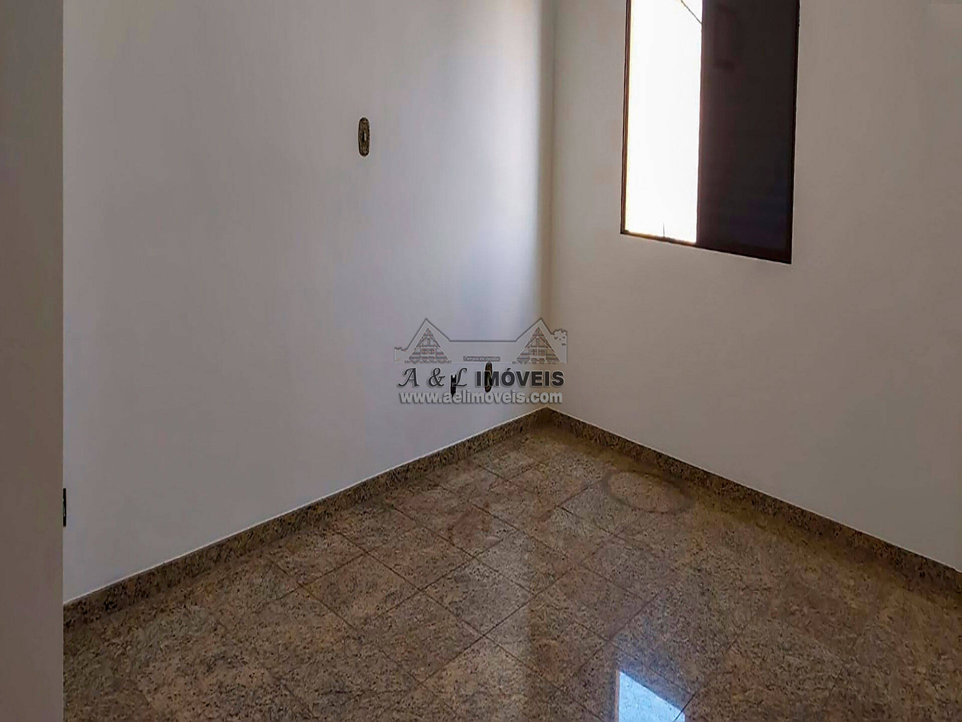 Apartamento à venda com 4 quartos, 137m² - Foto 9