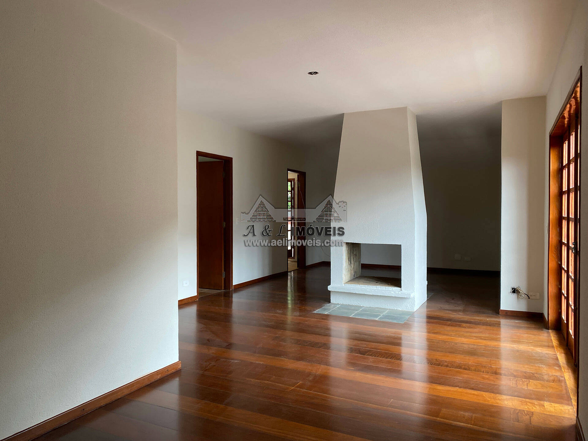 Apartamento à venda com 4 quartos, 156m² - Foto 3