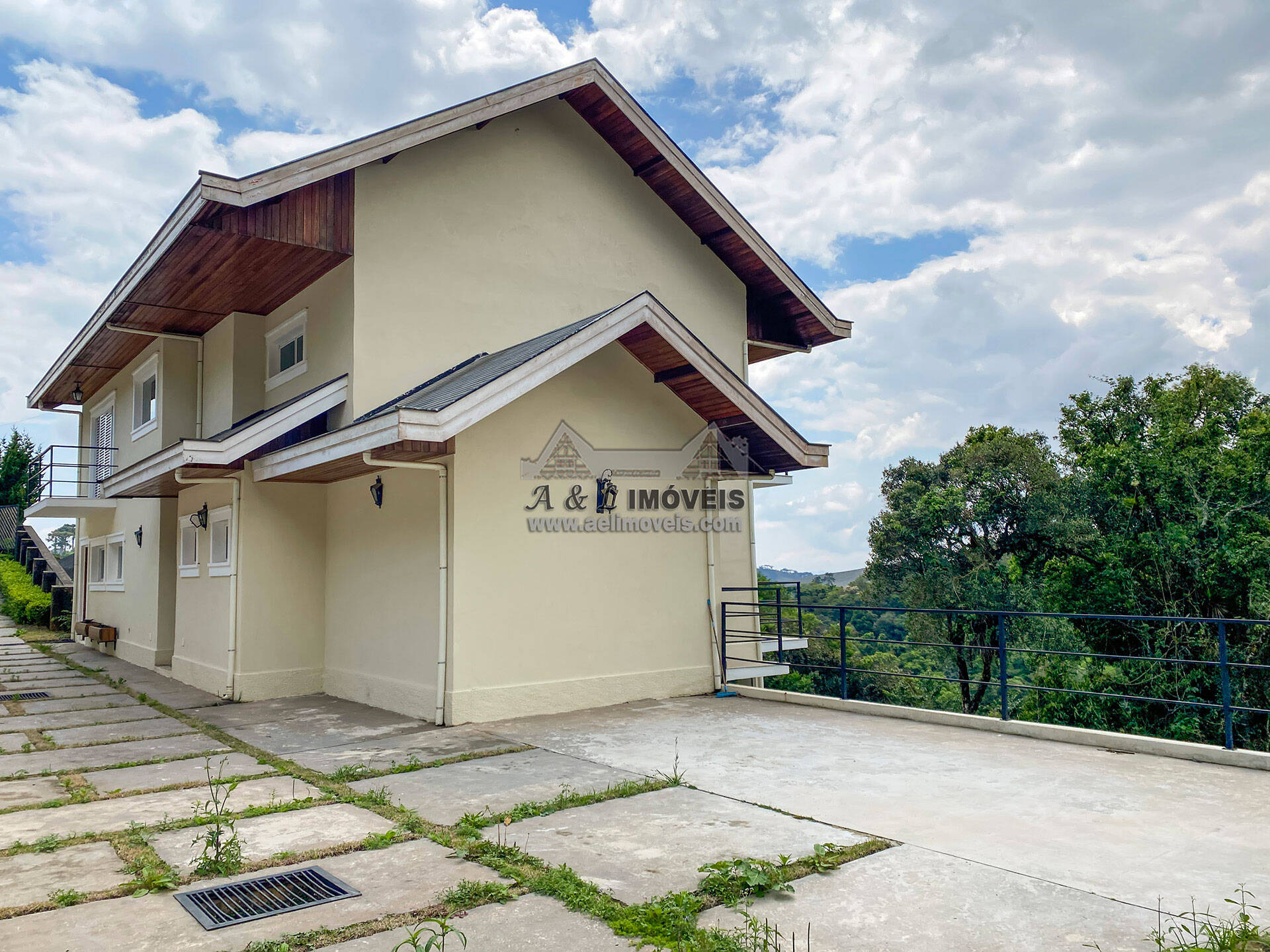 Casa de Condomínio à venda com 4 quartos, 500m² - Foto 2