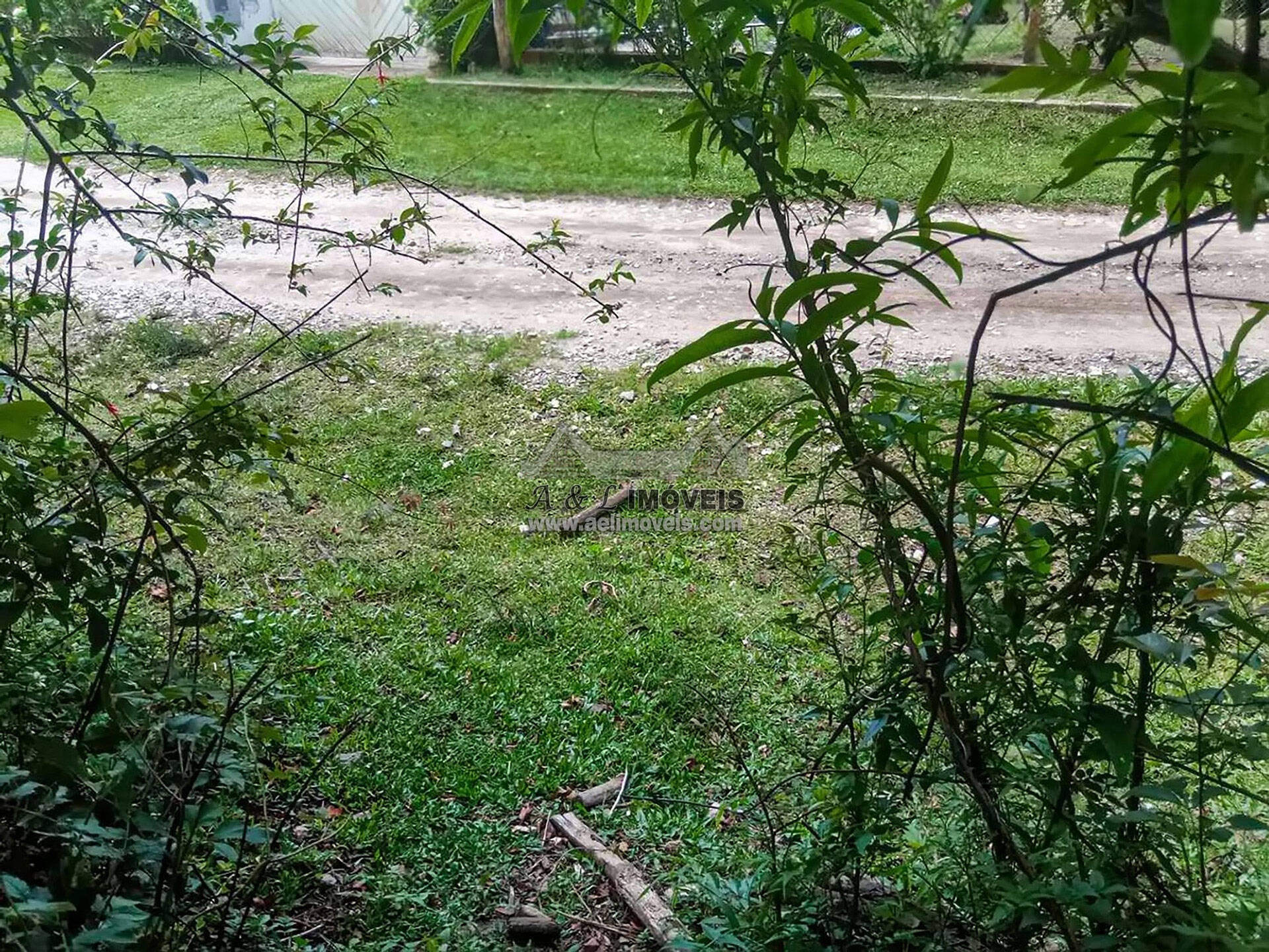 Terreno à venda, 1940m² - Foto 1