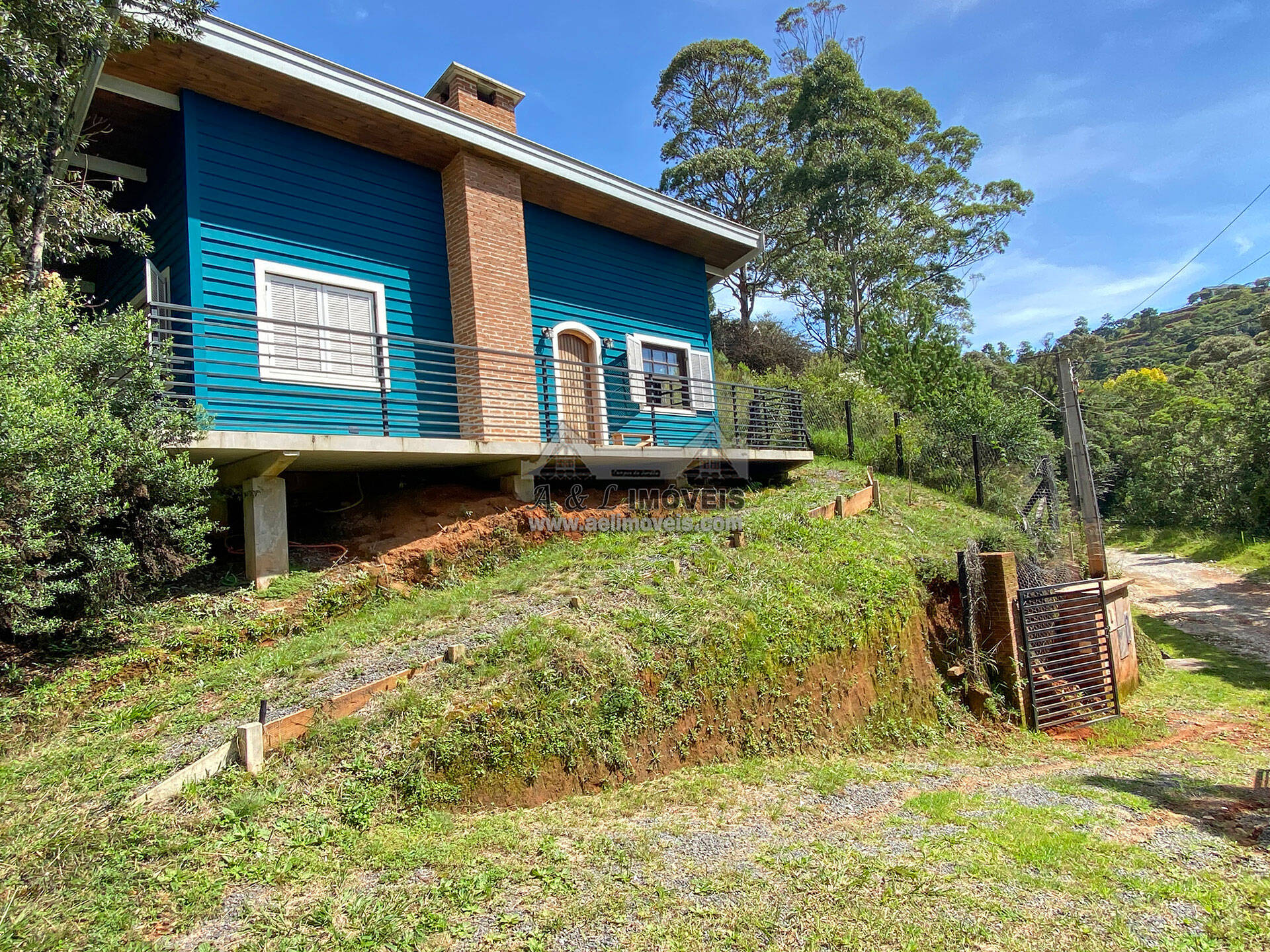 Casa à venda com 1 quarto, 60m² - Foto 2