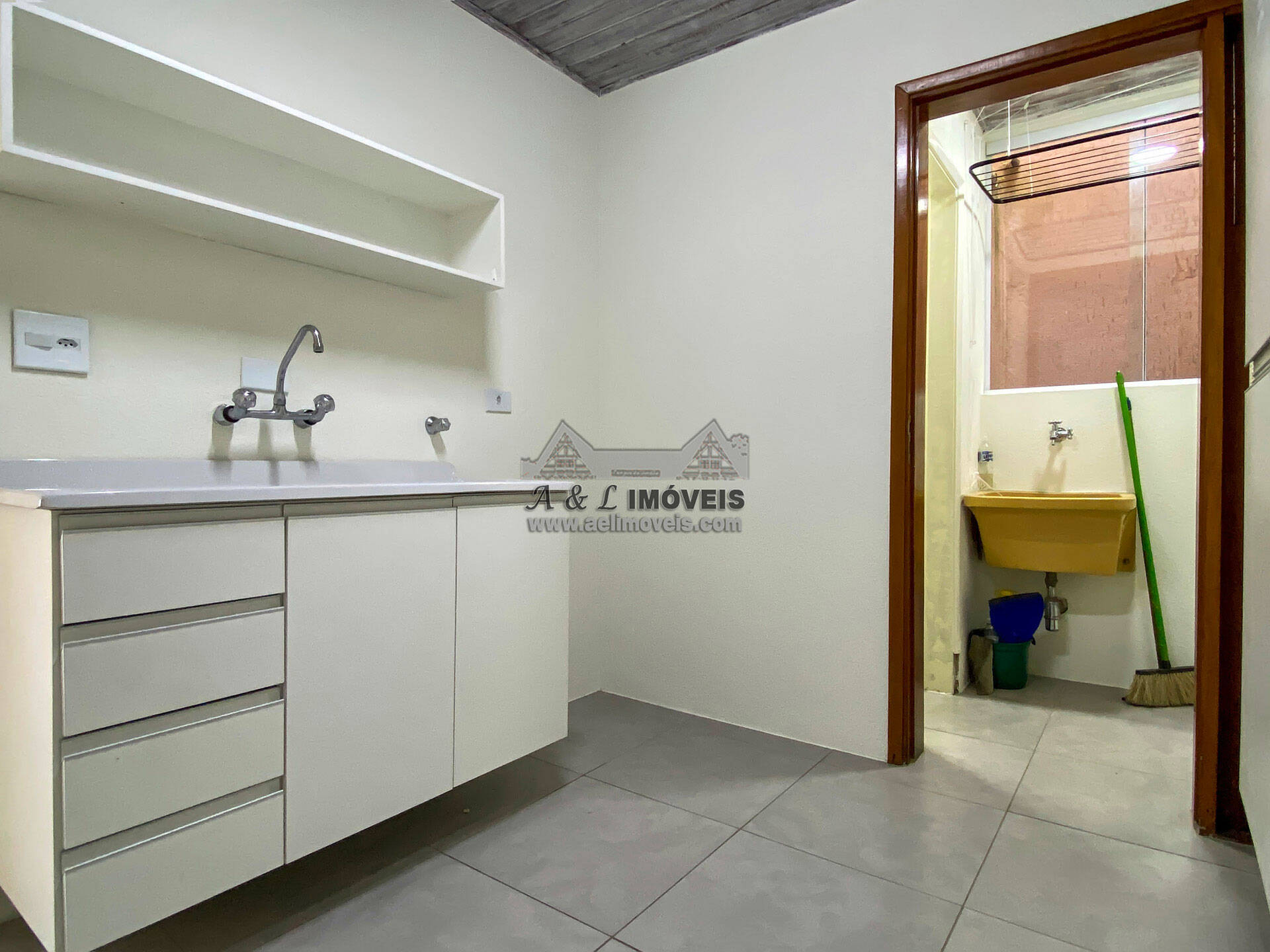 Apartamento à venda com 3 quartos, 110m² - Foto 11