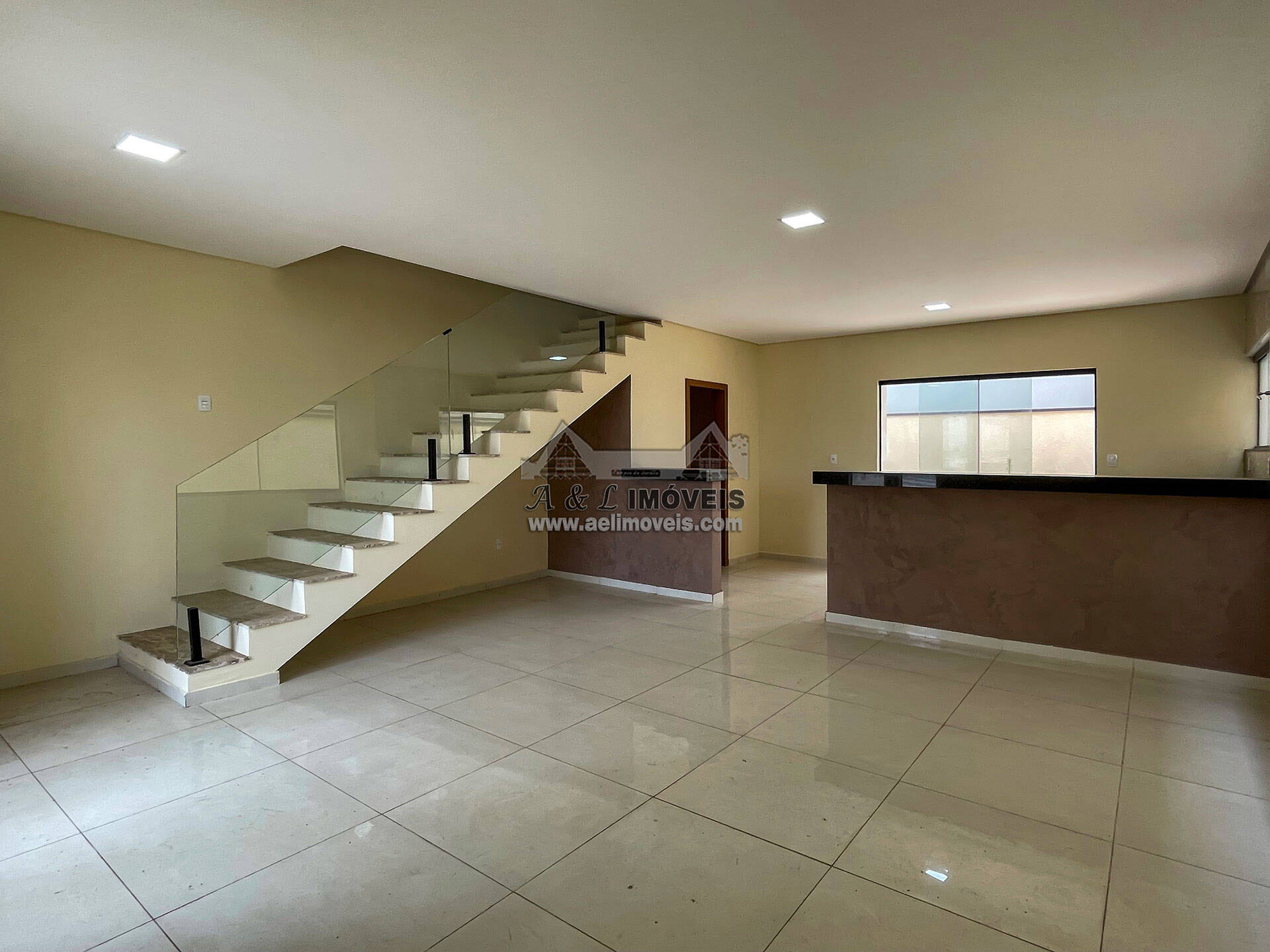 Casa de Condomínio à venda com 3 quartos, 136m² - Foto 1